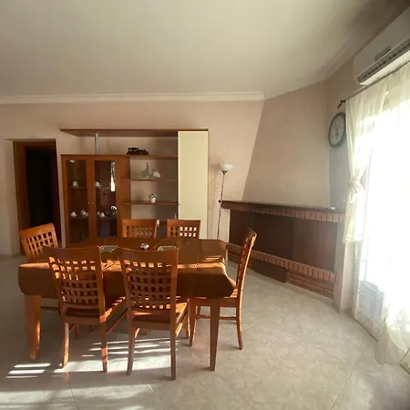 Casadellemeravigliedigiulia Остия-Антика